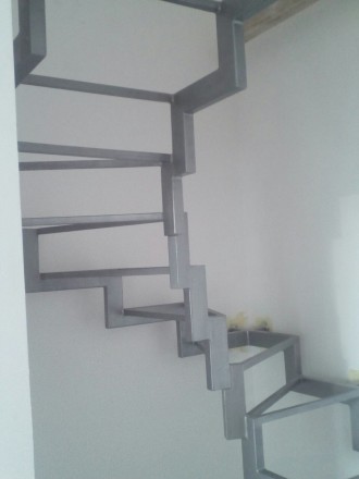 Проектуємо та виготовляємо каркасні металеві сходи. 

тел. 067-354-74-97. . фото 2