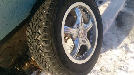 4 колеса 
зимняя шипованая резина с дисками
 NOKIAN  215/65/R16
цена 14 тыс.г. . фото 2