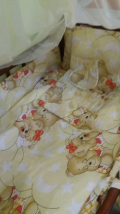 Кроватка Наталка в хорошем состоянии с матрасом и новым комплектом постельного с. . фото 2