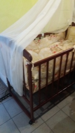 Кроватка Наталка в хорошем состоянии с матрасом и новым комплектом постельного с. . фото 3