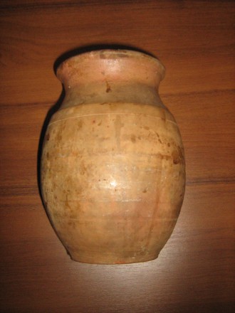 Продам старинный глиняный кувшин.Высота 23 см, диаметр горлышка 13 см,диаметр по. . фото 2