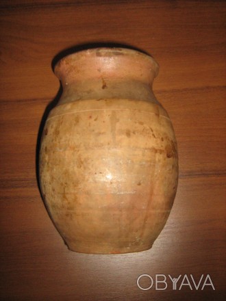 Продам старинный глиняный кувшин.Высота 23 см, диаметр горлышка 13 см,диаметр по. . фото 1