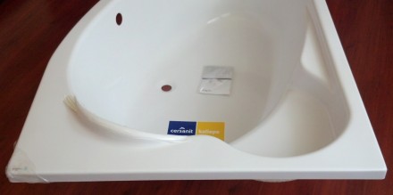 Ванна производство "Cersanit"(Польша) модель"Kaliope"угловая-170-110-42 + панель. . фото 3