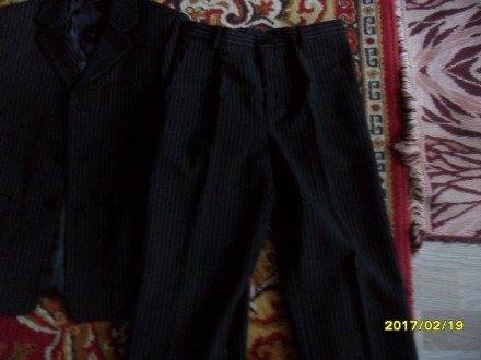 котюм для хлопчика 34р. чорний в білу смужку піджак+жилетка+штани у відмінному с. . фото 4