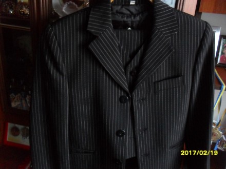котюм для хлопчика 34р. чорний в білу смужку піджак+жилетка+штани у відмінному с. . фото 2