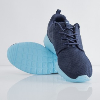 Женские кроссовки Nike Roshe предназначены для бега, занятий спортом и активного. . фото 2