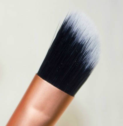 Кисть Сoncealer Brush – удобная кисть для нанесения консилера. Синтетический ско. . фото 6
