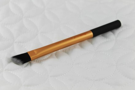 Кисть Сoncealer Brush – удобная кисть для нанесения консилера. Синтетический ско. . фото 8