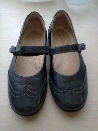 Продам испанские кожаные туфли на липучке,цвет- серый метал,в отличнейшем состоя. . фото 4