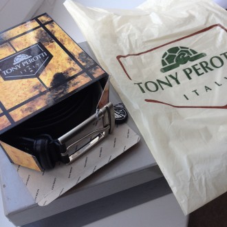 Продаю новый мужской ремень Tony Perotti- полный комплект. Современный, натураль. . фото 2