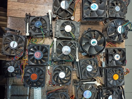 Кулер Вентилятор для Охлаждения Центрального Процессора Intel AMD.
В наличии.
. . фото 4