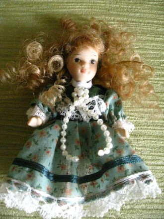 Продам коллекционных фарфоровых кукол. Руки и ноги двигаются. Одежда оригинальна. . фото 5