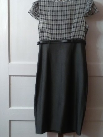 Очень красивое платье бренда Том Клайм. Практически новая вещь, куплена этим лет. . фото 4