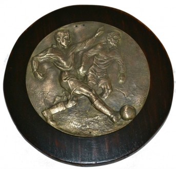 Плакетка "Футбол" бронза.
Скульптор Helmut Diller.
20е-30е годы прошлого века.. . фото 2