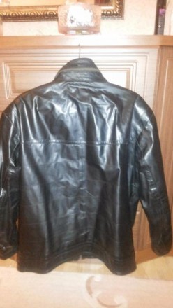 Продам весенне-осеннюю мужскую натурально кожаную курточку. Очень хорошее состоя. . фото 3