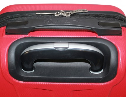 
Большой пластиковый чемодан в багажное отделение Fly 1107 выполнен из противоуд. . фото 8