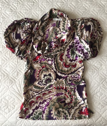 продам красивую блузу Beggon BGN из натурального шелка, 100% оригинал
размер на. . фото 2