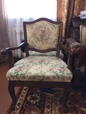 ТОРГ!!!!
Шикарный венгерский гарнитур включает в себя диван, шесть стульев, 2 к. . фото 9