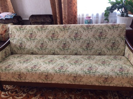 ТОРГ!!!!
Шикарный венгерский гарнитур включает в себя диван, шесть стульев, 2 к. . фото 12