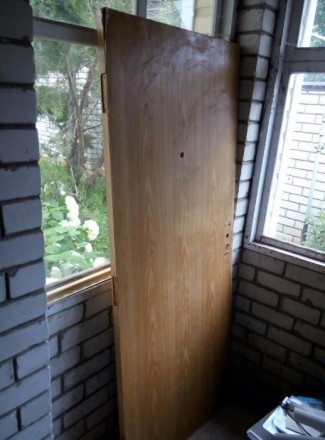 Продам Дверь деревянную
Размеры: Высота 2м, Ширина 80см, Толщина 4см
Глазок и . . фото 3