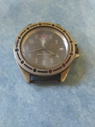 Продам командирские часы СССР, есть и другие часы, фото в Вайбер.

Отправляю л. . фото 3