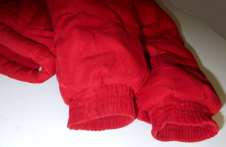 Теплая детская красная куртка с капюшоном 
Размер:   104 / 2-4 года.   
Ткань . . фото 8