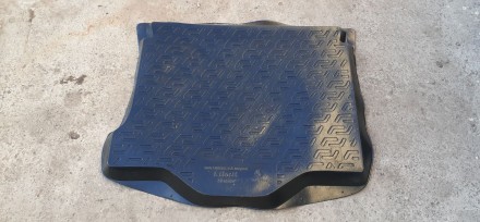 Ковер багажника Mazda 3 sd (03-), (09-) - коврик багажника Мазда 3 седан

Сост. . фото 6