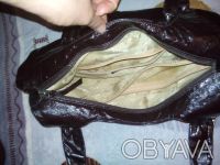 Продам сумочку женскую, среднего размера.  Материал - кожзам с лаковым покрытием. . фото 5
