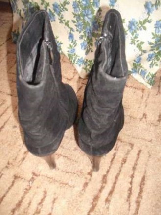 Черные демисезонные ботиночки, украшенные стразами. Внутри подкладка из баечки. . . фото 4