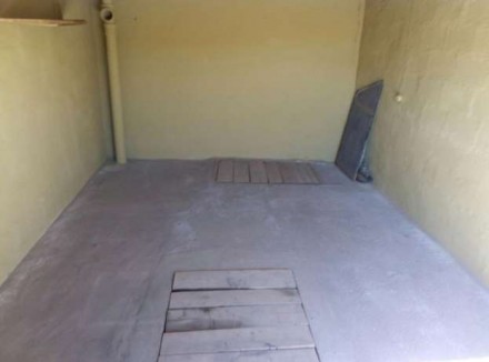 Продам хороший гараж №160 в Погребке. Поштукатурен, покрашен, есть яма и сухой б. Украинка. фото 3