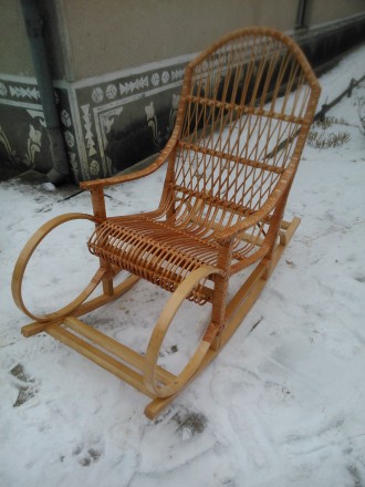 Кресло - качалка плетеная из лозы (выдерживает 100 кг. и более). Изготовлено в З. . фото 2