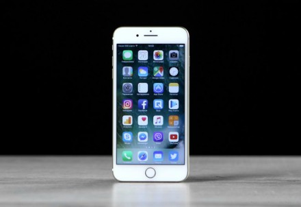 iPhone 7 Plus - одно из самых новых устройств в серии продвинутых телефонов-репл. . фото 2