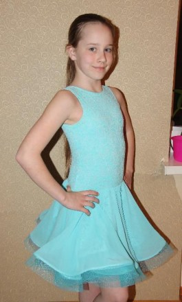 Бальное платье для девочки 9-10 лет. Нежно-голубого цвета.. . фото 2