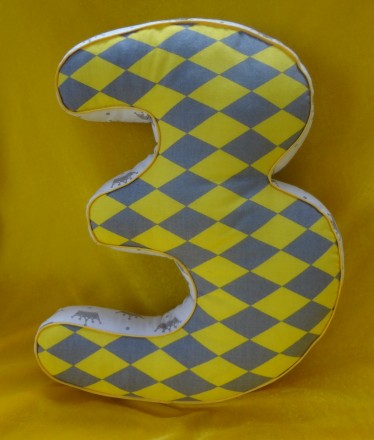 Декоративна цифра-подушка "3" виконана із польської бавовняної тканини, висотою . . фото 2