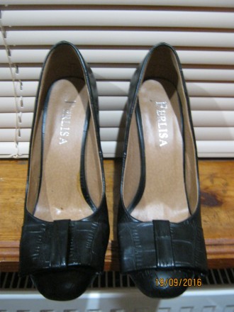 Туфли женские, 39 размер, длина стельки 26 см, высота каблука 11 см.
Идеальное . . фото 2