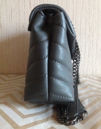Качественная итальянская сумочка, натуральная кожа.
Размеры: Ш22хД17хГ8
Ремешо. . фото 5