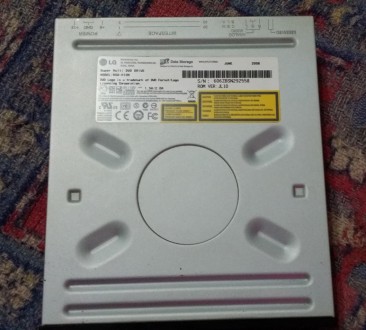 Продам исправный DVD-привод LG GSA-H10N, лицевая панель черного цвета.
ИНТЕРФЕЙ. . фото 2