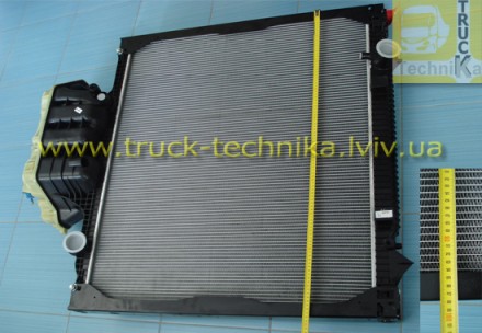 Радиатор системы охлаждения двигателя MAN TGA TGS TGX комплектный с рамкой и бач. . фото 5