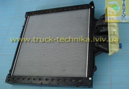 Радиатор системы охлаждения двигателя MAN TGA TGS TGX комплектный с рамкой и бач. . фото 2