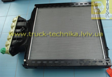 Радиатор системы охлаждения двигателя MAN TGA TGS TGX комплектный с рамкой и бач. . фото 3