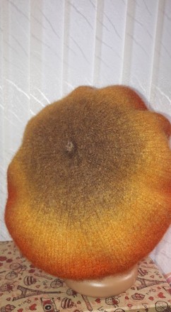 Берет вязано-валяный из 100% прибалтийской шерсти.
Легкий и теплый.
На ОГ 56-6. . фото 4