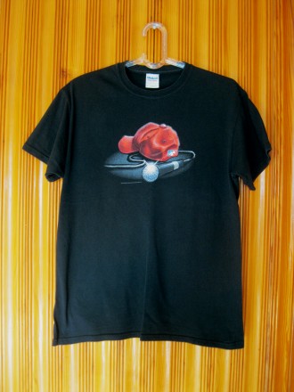 Предлагаю комплект оригинальных футболок с логотипом гитары, микрофона и кепки D. . фото 11