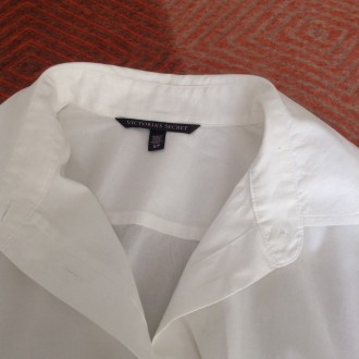 Почти новая блузка ,одевалась  несколько раз в офис, силуэт приталенный ,сзади в. . фото 4