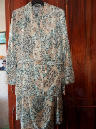 качественный костюм фирмы BARUCH,Голландия,юбка на подкладке,встречная складка,п. . фото 4