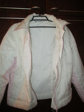 куртка весенне-осенняя на худенькую девушку,длина куртки-54см,ширина 44см,длина . . фото 4