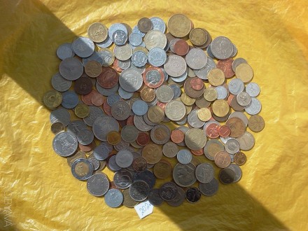 продам монеты мира 202штуки ,без повторов,цена за все 460грн.. . фото 7
