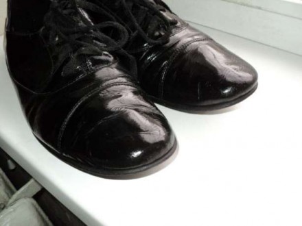 Красивые нарядные качественные фирменные туфли полностью из лаковой натуральной . . фото 5
