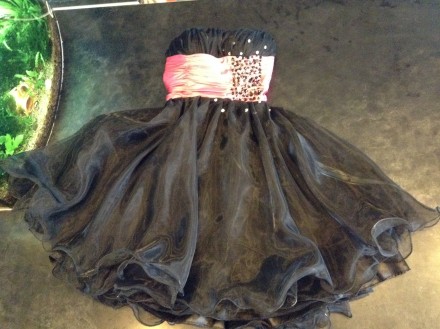 Платье нарядное черное с розовым декором. Новое. Невероятно красивое!!! Размер S. . фото 4