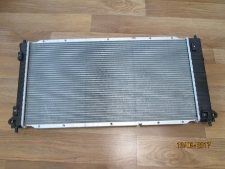 Радиатор охлаждения для Саненг Корандо с 2,0 бензин и 2,0 дизель под механическу. . фото 2