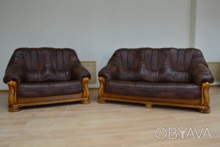 Материал: Кожа
Комплект кожаной мебели в комплектации 3+2 
Цвет: шоколад 
Кар. . фото 1